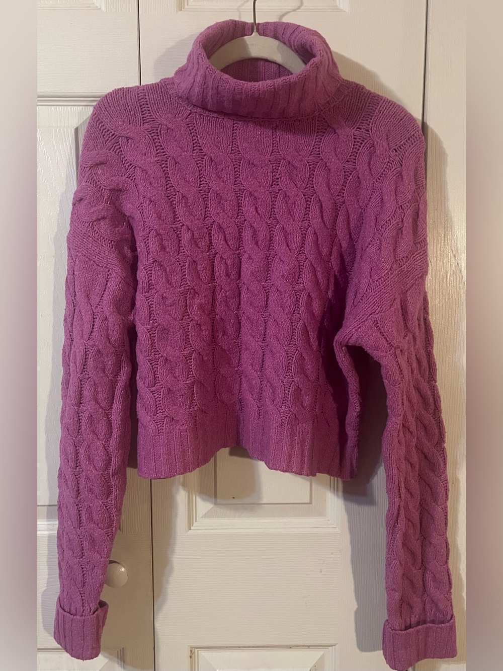 Hippie Rose Magenta Cable Knit Cropped Turtleneck Sweater Size Medium
